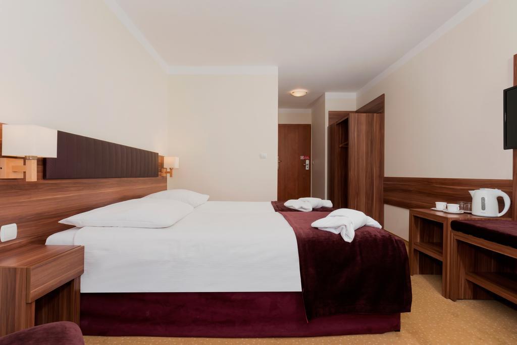 Jantar Medical Spa Дзивновек Экстерьер фото