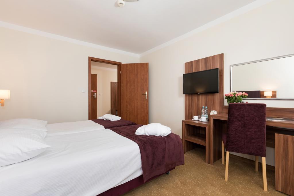 Jantar Medical Spa Дзивновек Экстерьер фото